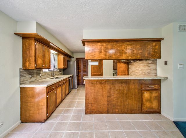 8022 La Brea Drive, Houston, TX 77083