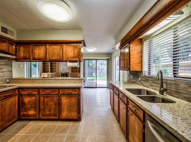 8022 La Brea Drive, Houston, TX 77083