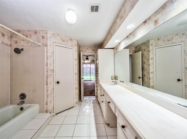 8022 La Brea Drive, Houston, TX 77083