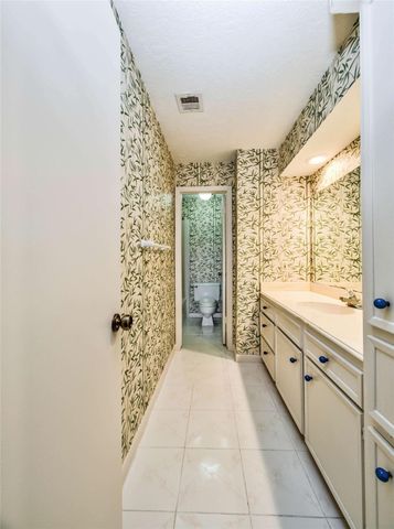 8022 La Brea Drive, Houston, TX 77083