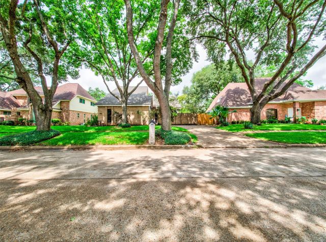 8022 La Brea Drive, Houston, TX 77083