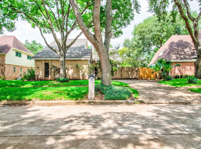 8022 La Brea Drive, Houston, TX 77083