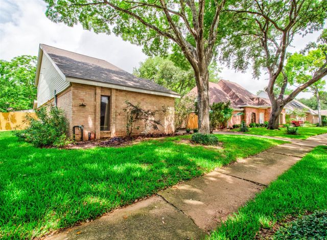 8022 La Brea Drive, Houston, TX 77083