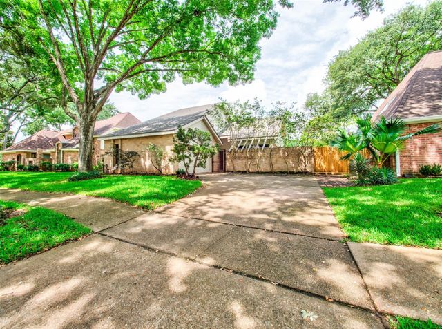8022 La Brea Drive, Houston, TX 77083