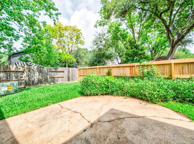 8022 La Brea Drive, Houston, TX 77083