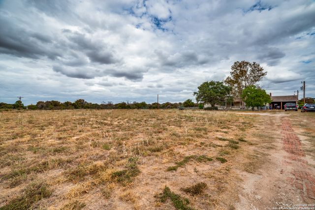 12416 W FM 476, Somerset, TX 78069
