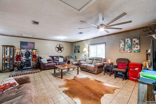 12416 W FM 476, Somerset, TX 78069