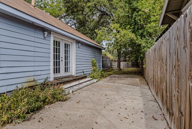 5715 Victor Street, Dallas, TX 75214