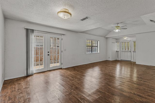 5715 Victor Street, Dallas, TX 75214