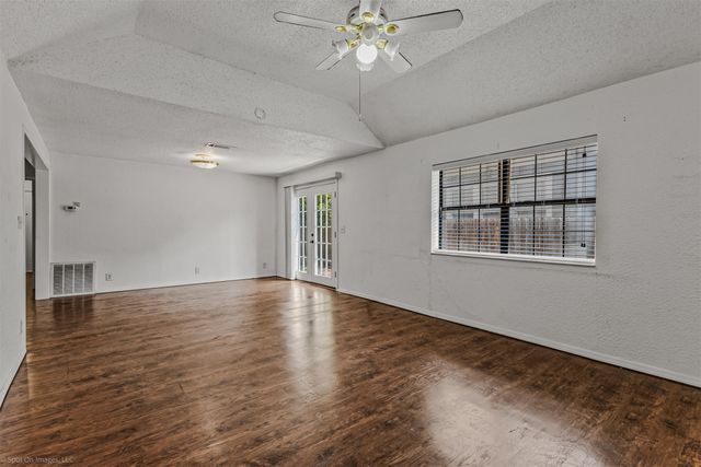 5715 Victor Street, Dallas, TX 75214