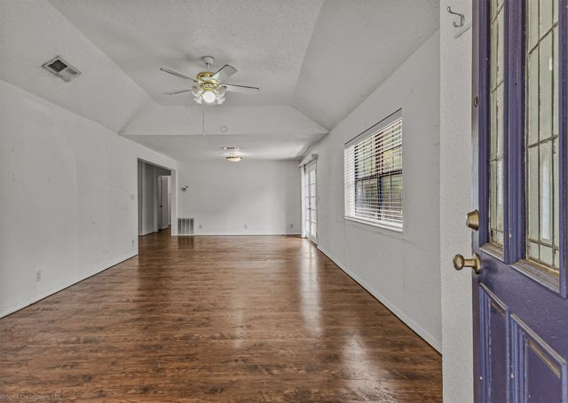 5715 Victor Street, Dallas, TX 75214