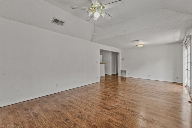 5715 Victor Street, Dallas, TX 75214