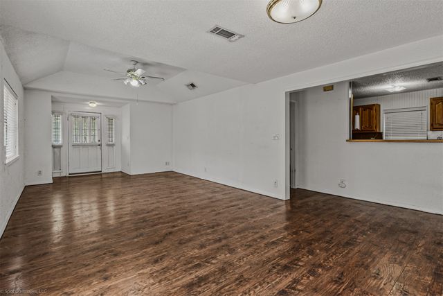 5715 Victor Street, Dallas, TX 75214