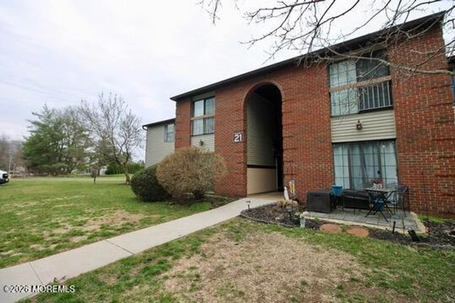 21 Austin Court 1, Freehold, NJ 07728