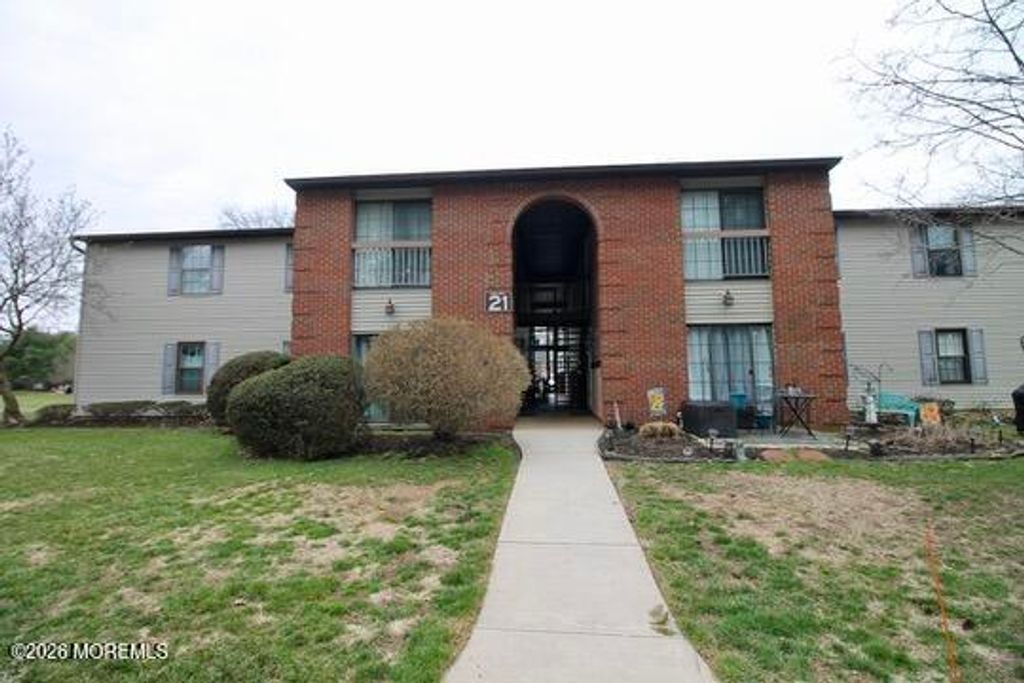 21 Austin Court 1, Freehold, NJ 07728