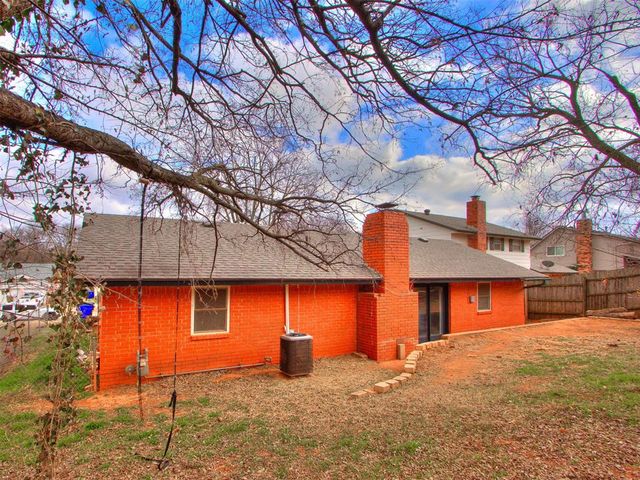 2418 Weatherford Drive, Norman, OK 73071