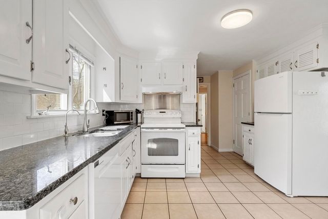 172 High Street, Chelmsford, MA 01824