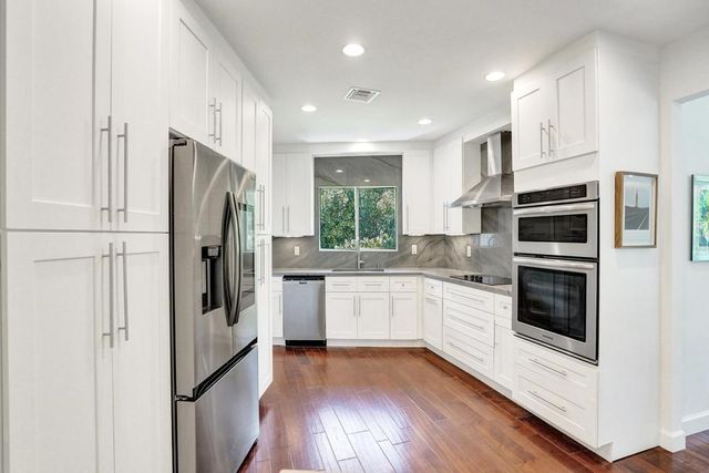 5 Gatehouse Road, Sea Ranch Lakes, FL 33308