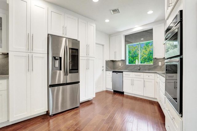 5 Gatehouse Road, Sea Ranch Lakes, FL 33308
