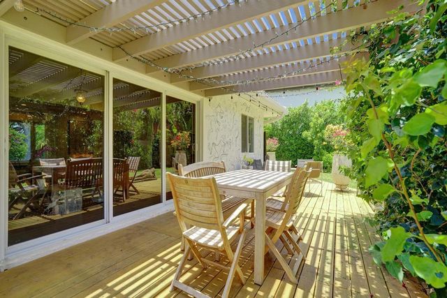 5 Gatehouse Road, Sea Ranch Lakes, FL 33308