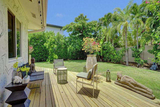 5 Gatehouse Road, Sea Ranch Lakes, FL 33308
