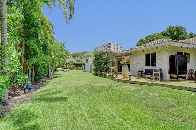 5 Gatehouse Road, Sea Ranch Lakes, FL 33308