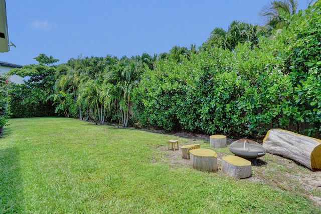 5 Gatehouse Road, Sea Ranch Lakes, FL 33308