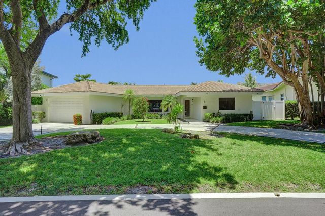 5 Gatehouse Road, Sea Ranch Lakes, FL 33308