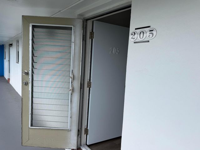 1113 Lake Terrace 205, Boynton Beach, FL 33426