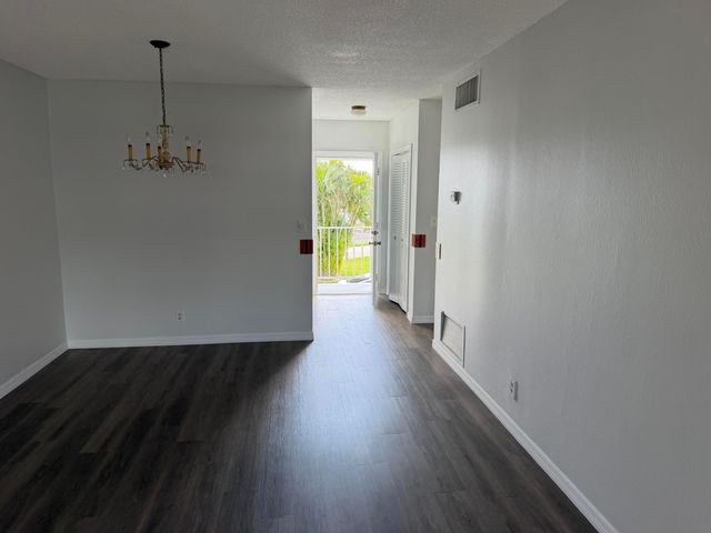 1113 Lake Terrace 205, Boynton Beach, FL 33426