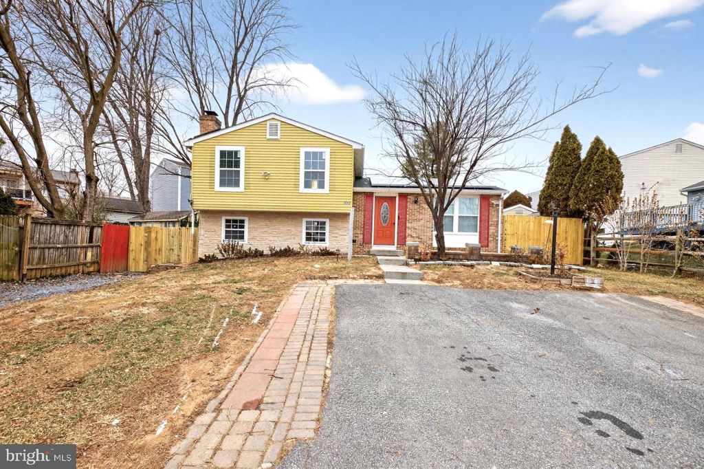 1592 ELMWOOD CT, Frederick, MD 21702