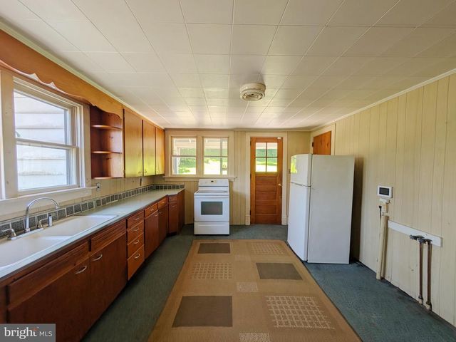 610 SAINT PETERS ST, Petersburg, PA 16669