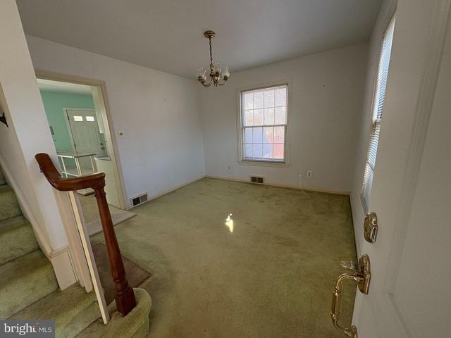 8208 MAPLE RIDGE RD, Bethesda, MD 20814