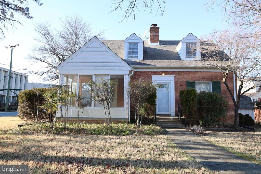 8208 MAPLE RIDGE RD, Bethesda, MD 20814