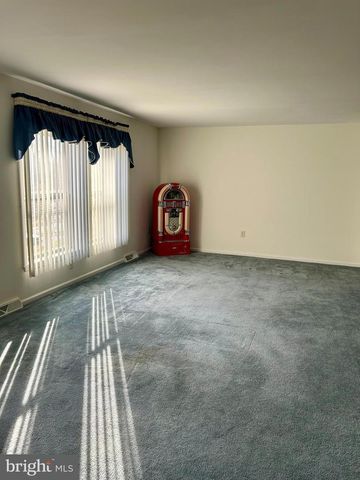 5 REID DR, Nottingham, PA 19362