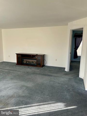 5 REID DR, Nottingham, PA 19362