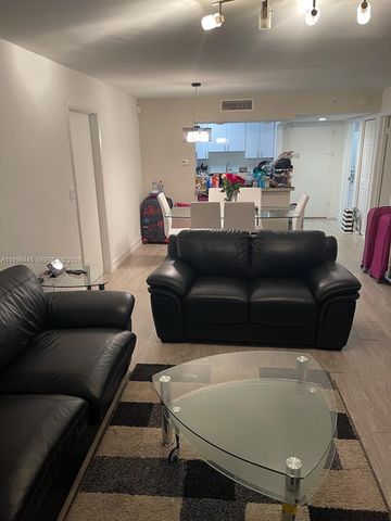 100 Lakeview Dr 207, Weston, FL 33326