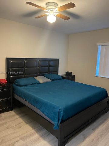 100 Lakeview Dr 207, Weston, FL 33326