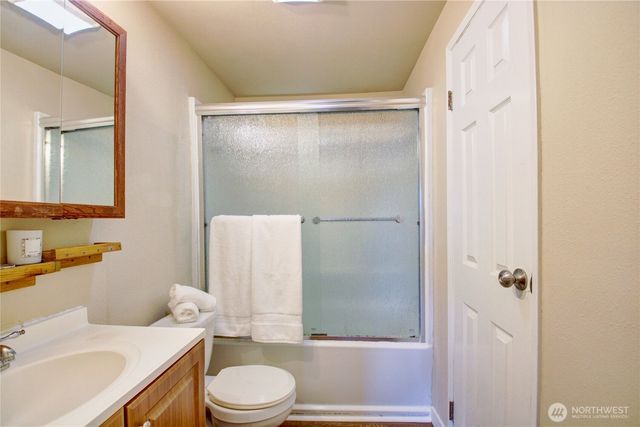 930 N LaVenture Road, Mount Vernon, WA 98273