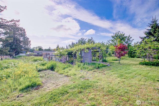 930 N LaVenture Road, Mount Vernon, WA 98273