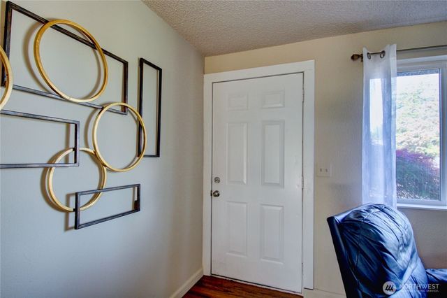 930 N LaVenture Road, Mount Vernon, WA 98273