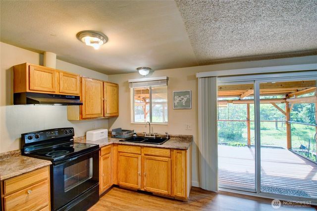 930 N LaVenture Road, Mount Vernon, WA 98273