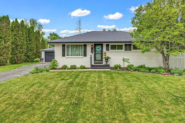 1608 Wind Dale DRIVE, Racine, WI 53402