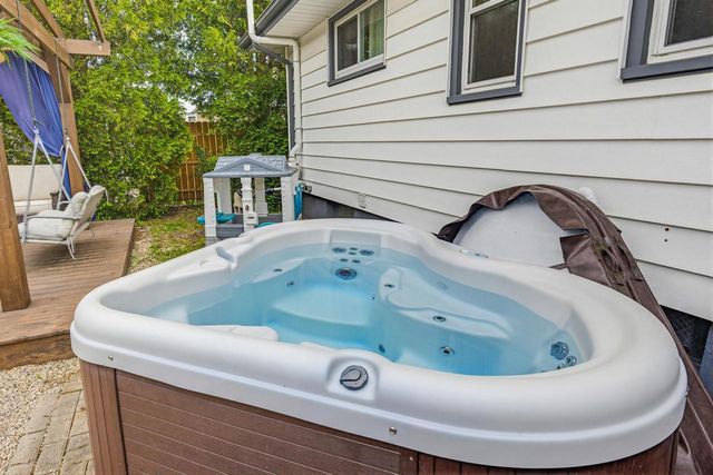 1608 Wind Dale DRIVE, Racine, WI 53402