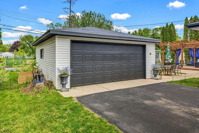 1608 Wind Dale DRIVE, Racine, WI 53402