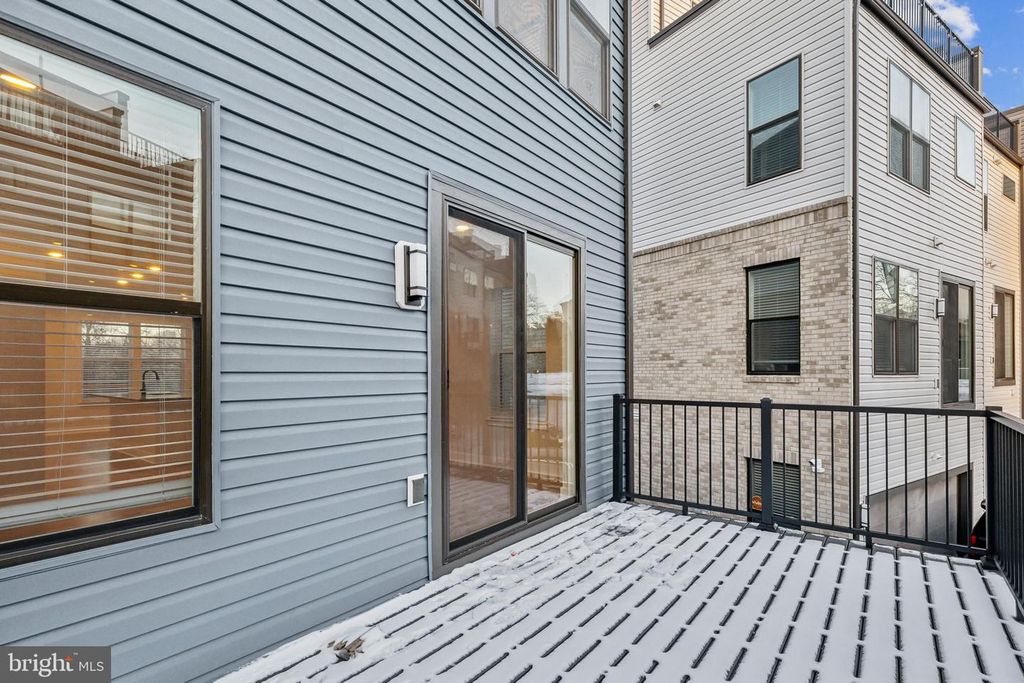 Image 33 of property listing at 4404 ROLAND HEIGHTS AVE, Baltimore, MD 21211