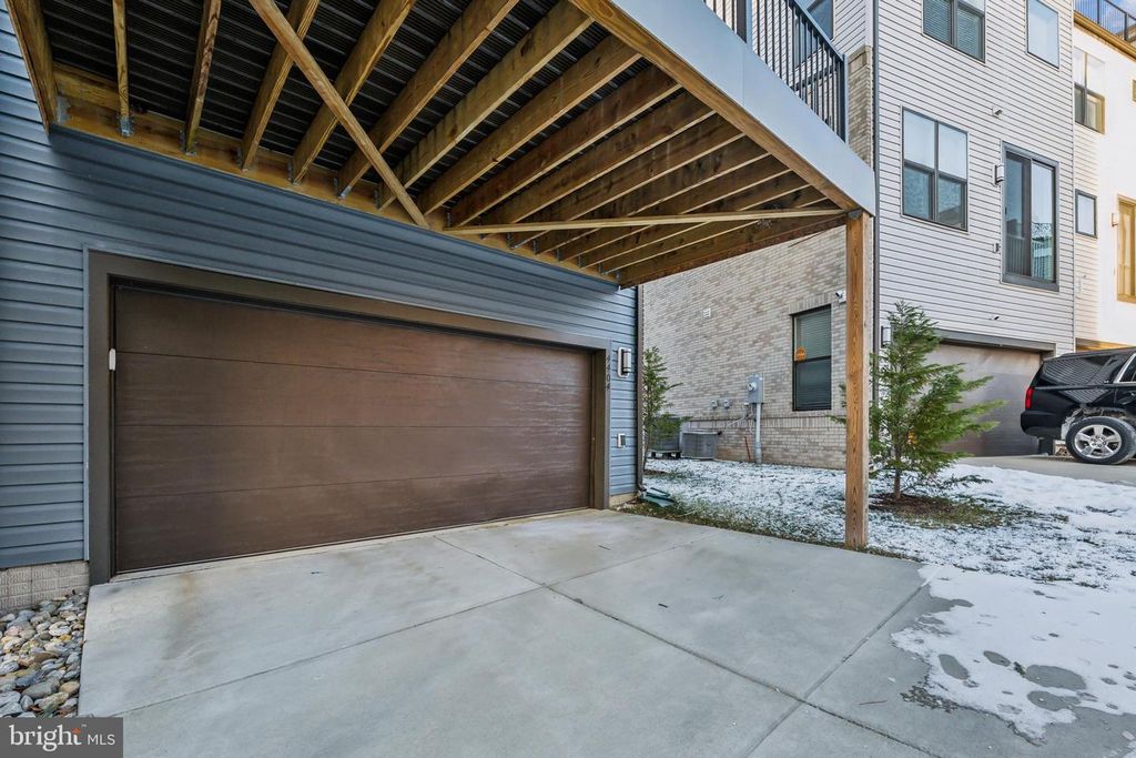 Image 36 of property listing at 4404 ROLAND HEIGHTS AVE, Baltimore, MD 21211