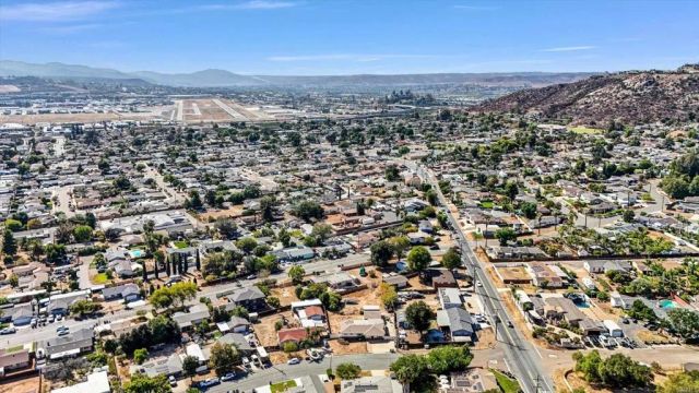 1852 Peppervilla Drive, El Cajon, CA 92021