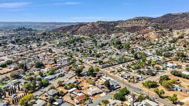 1852 Peppervilla Drive, El Cajon, CA 92021
