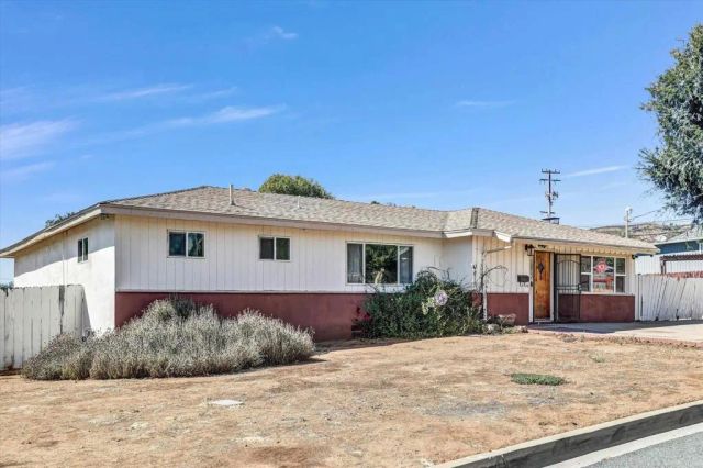 1852 Peppervilla Drive, El Cajon, CA 92021